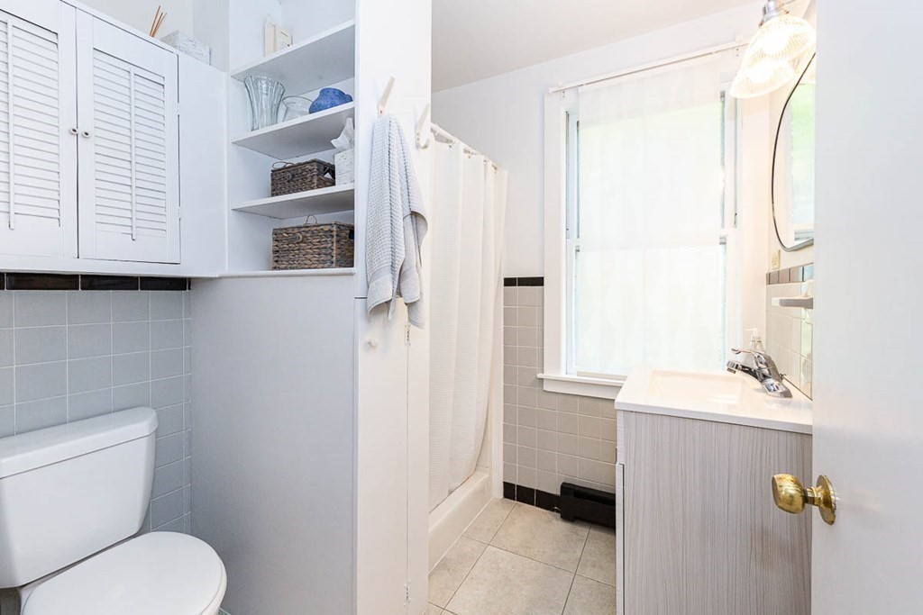 13 Vulcan Street Gloucester, MA 01930 - Photo 22 of 36