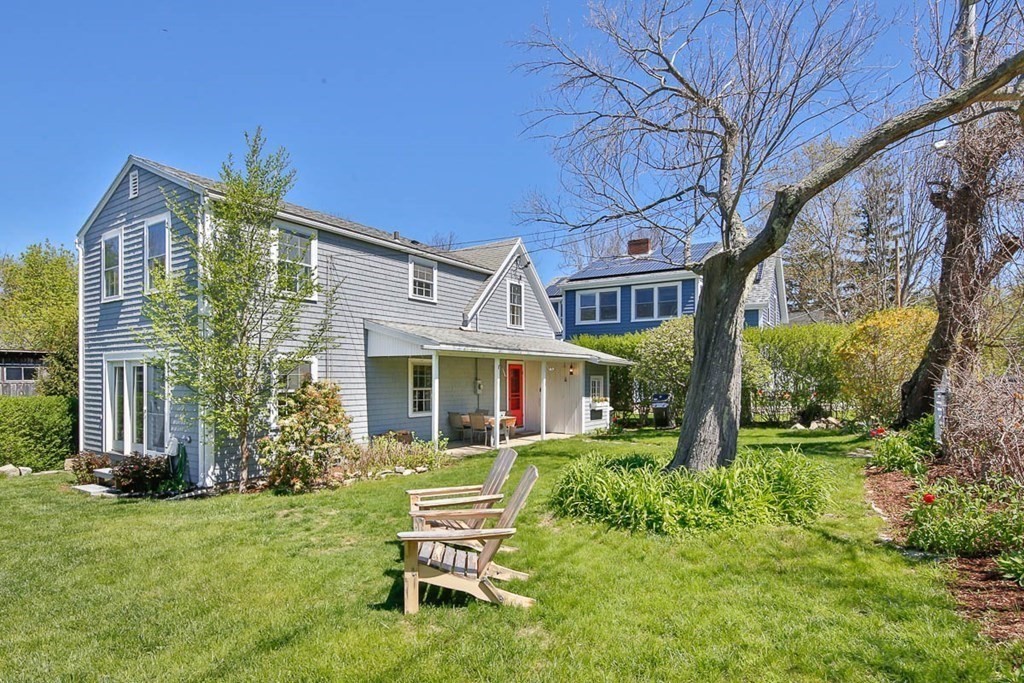 13 Vulcan Street Gloucester, MA 01930 - Photo 4 of 36