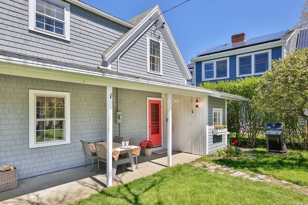 13 Vulcan Street Gloucester, MA 01930 - Photo 6 of 36