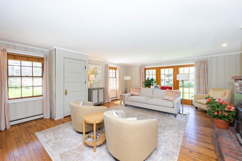 13 Vulcan Street Gloucester, MA 01930 - Photo 10 of 36