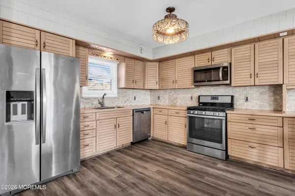 $550,000 | 143 South Captain Drive, Little Egg Harbor, NJ 08087