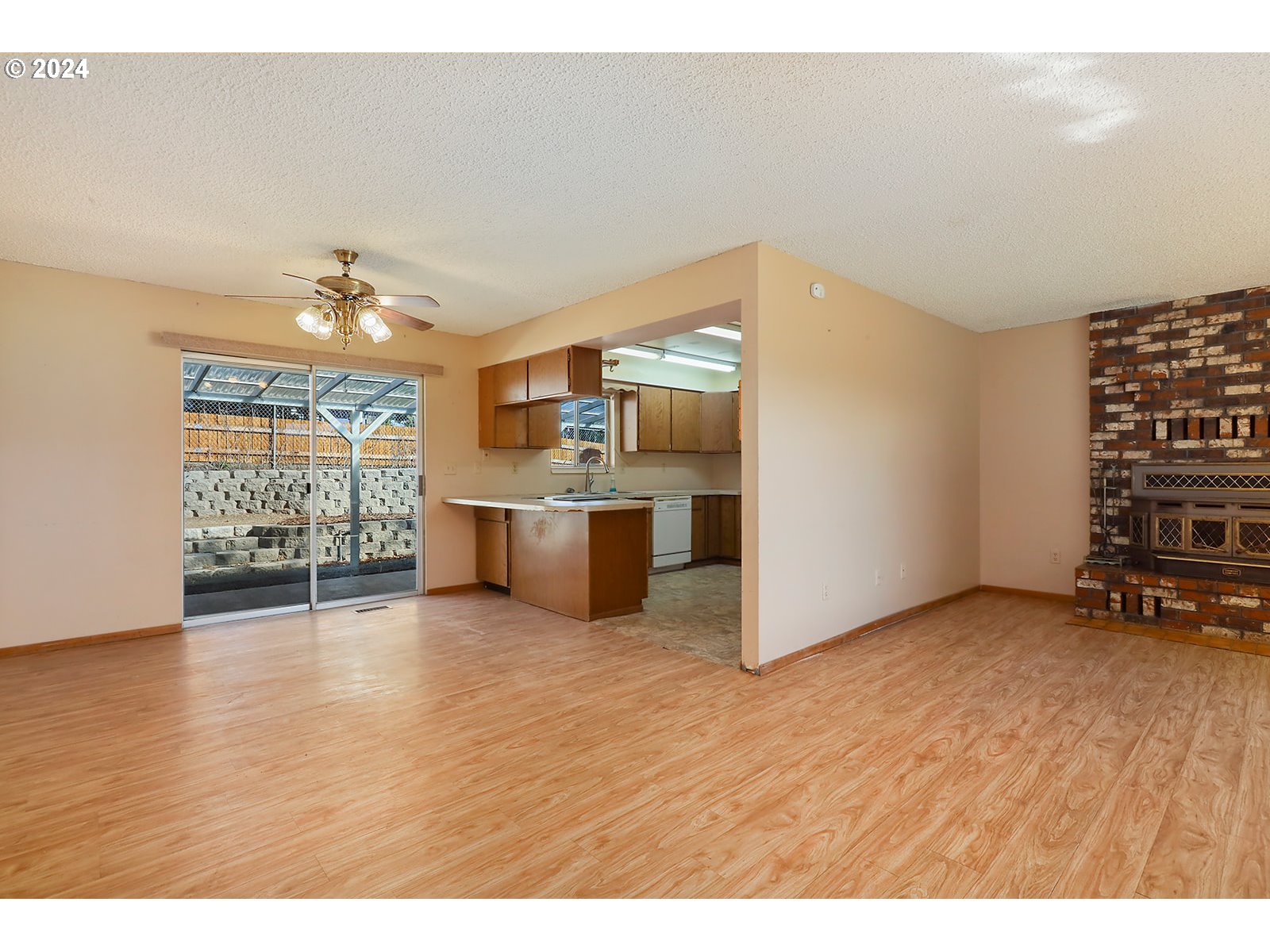 280 Northeast 5th Street Dufur, OR 97021 - Photo 5 of 30 Gallery Image 5