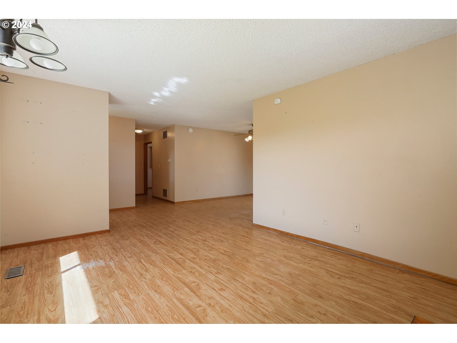 280 Northeast 5th Street Dufur, OR 97021 - Photo 7 of 30 Gallery Image 7