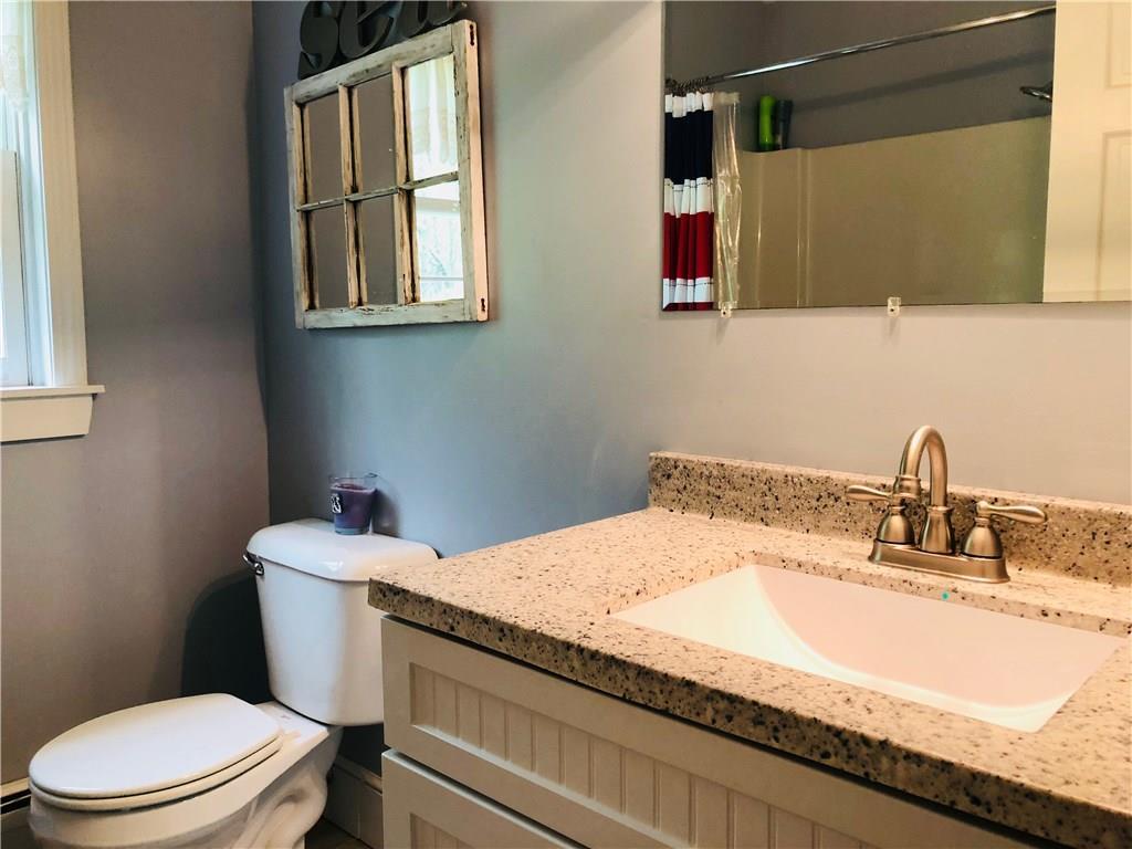 236 Mountain Road Cape Neddick, ME 03902 - Photo 28 of 28 Full bathroom upstairs