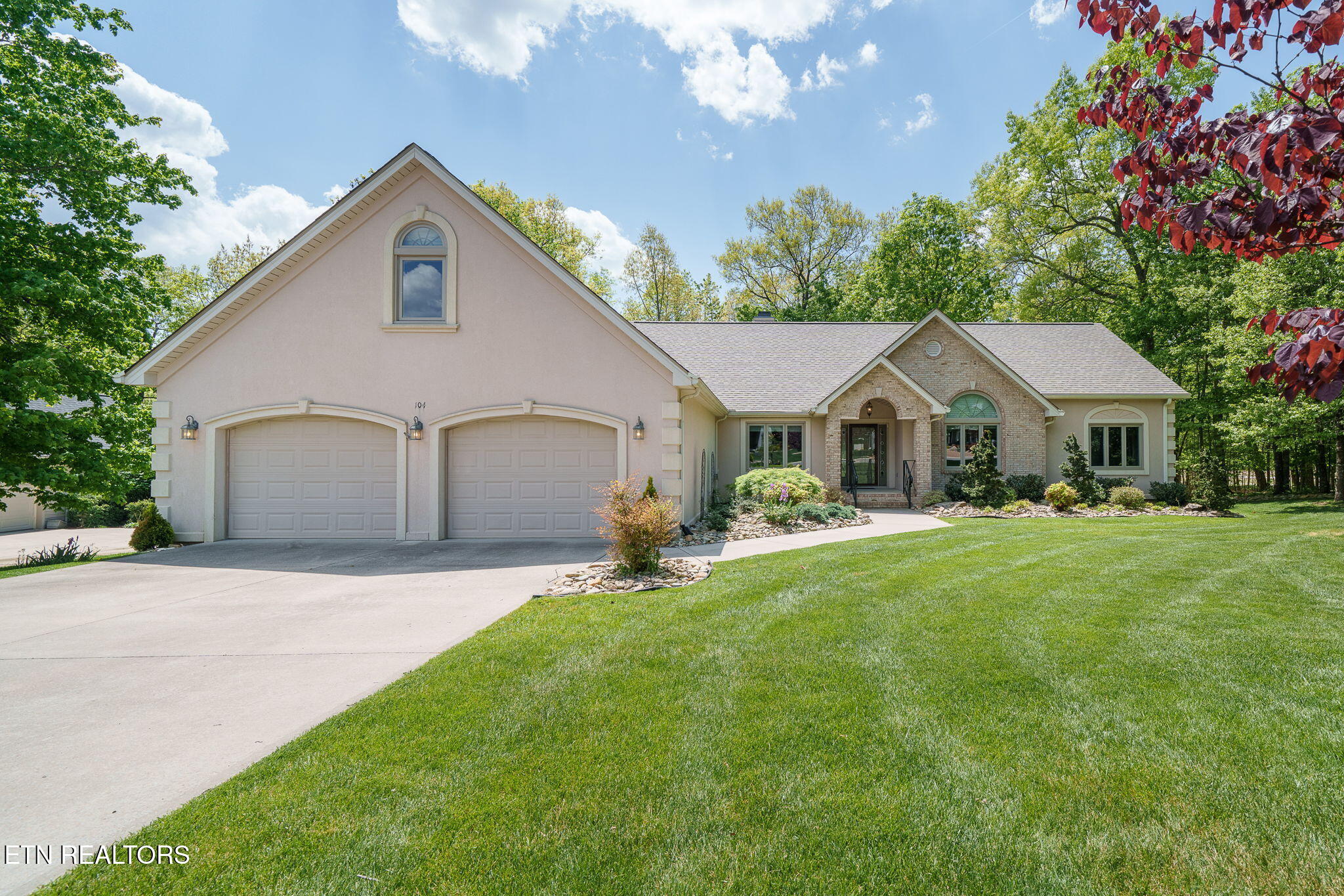104 Hickory Ridge Lane Crossville, TN 38558 - Photo 1 of 53 Front of House
