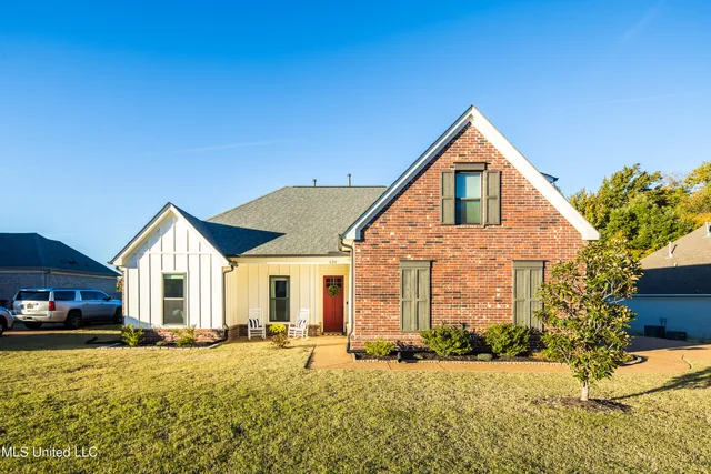 $375,000 | 624 Bending Oak South, Hernando, MS 38632