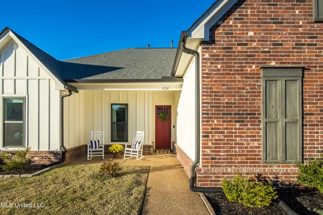 $375,000 | 624 Bending Oak South, Hernando, MS 38632