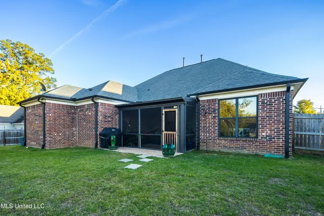 $375,000 | 624 Bending Oak South, Hernando, MS 38632