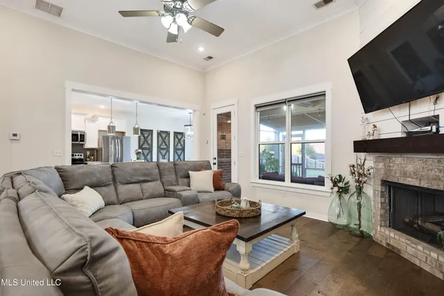 $375,000 | 624 Bending Oak South, Hernando, MS 38632