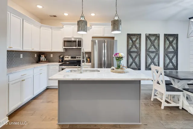 $375,000 | 624 Bending Oak South, Hernando, MS 38632