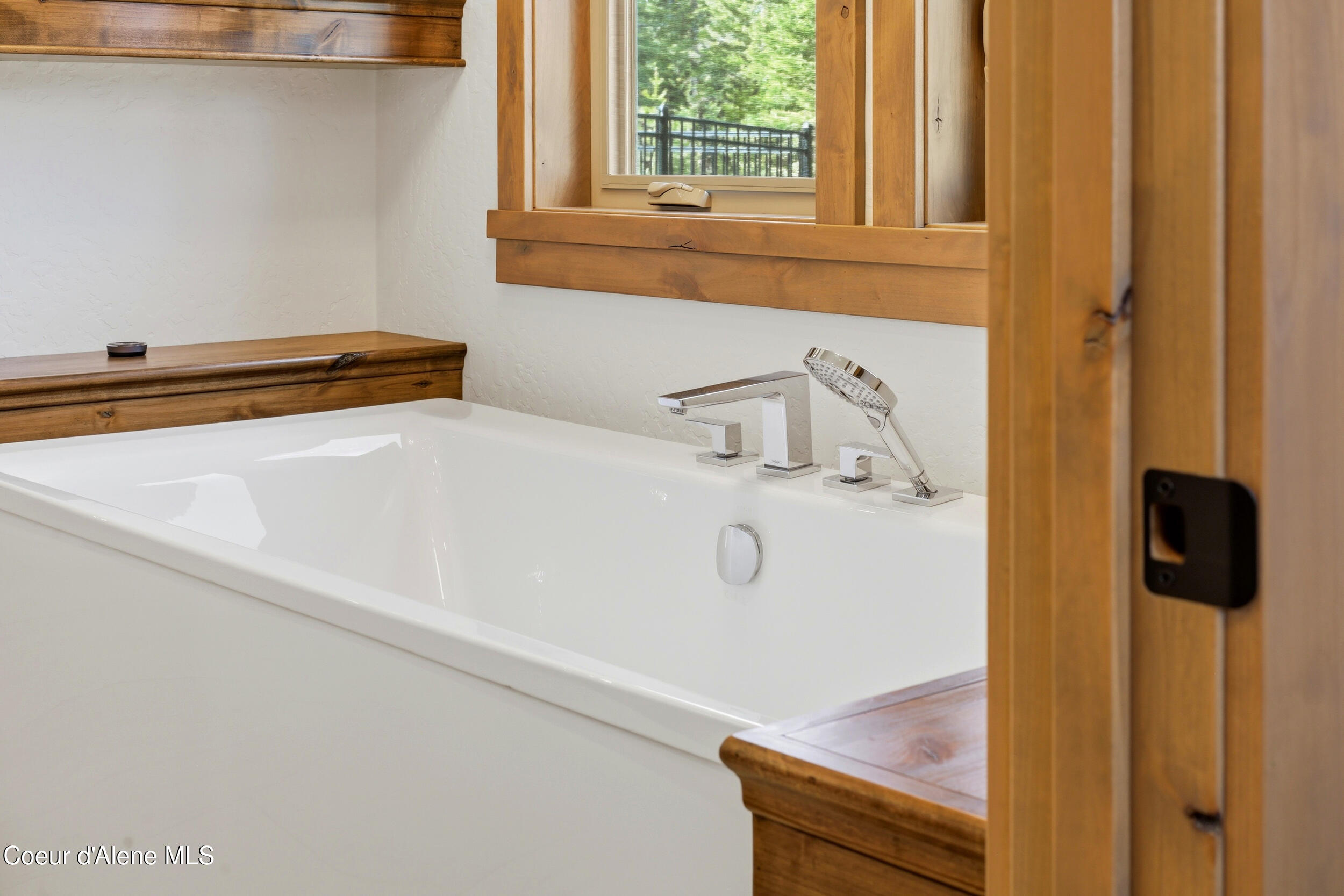 2117 East Amulet Circle Rathdrum, ID 83858 - Photo 46 of 124 Soaker Tub
