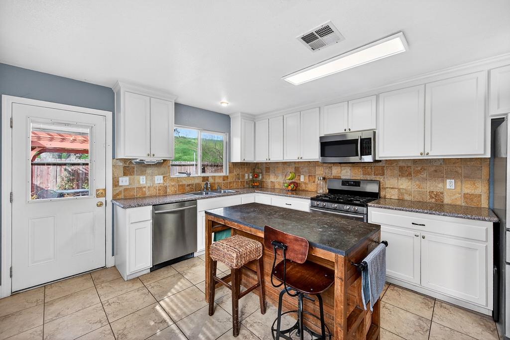 115 Arcade Boulevard Sacramento, CA 95815 - Photo 12 of 24