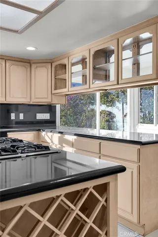 a view of entryway with bathroom