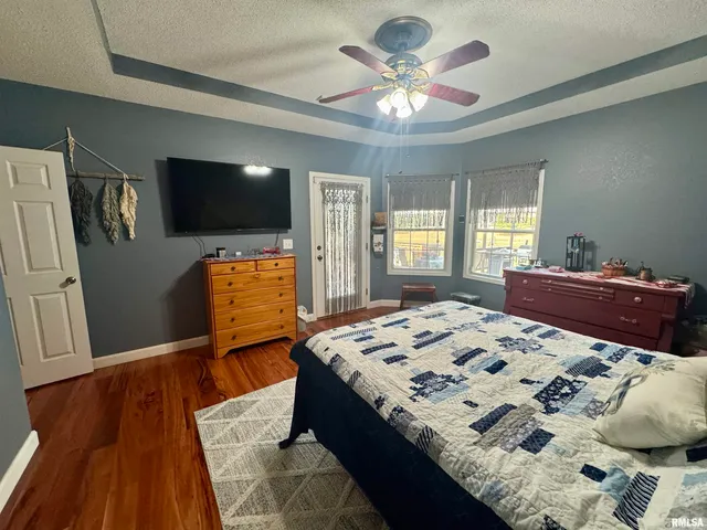 $365,000 | 17794 East Fairfield Road, Mount Vernon, IL 62864