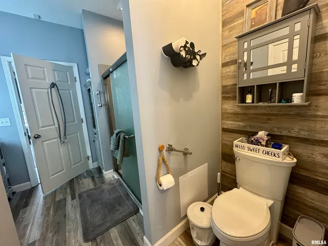 $365,000 | 17794 East Fairfield Road, Mount Vernon, IL 62864