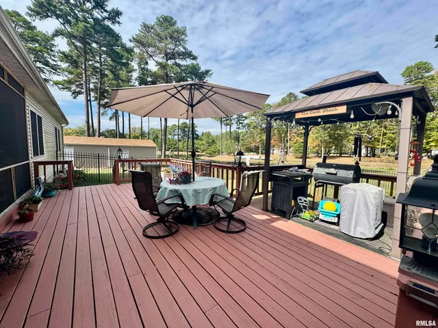 $365,000 | 17794 East Fairfield Road, Mount Vernon, IL 62864