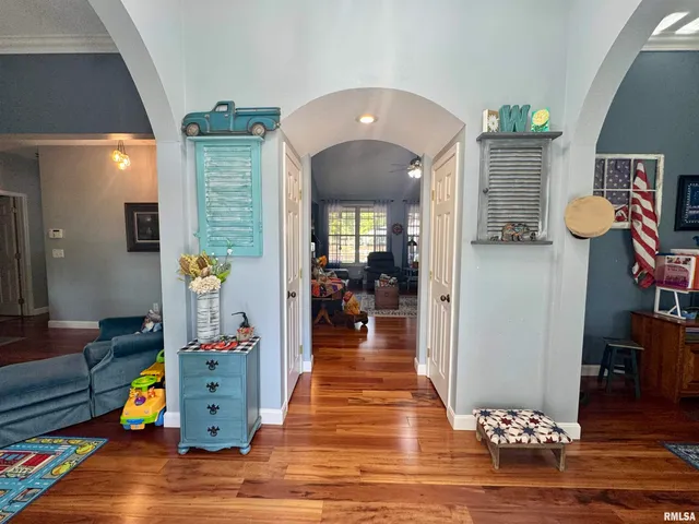 $365,000 | 17794 East Fairfield Road, Mount Vernon, IL 62864