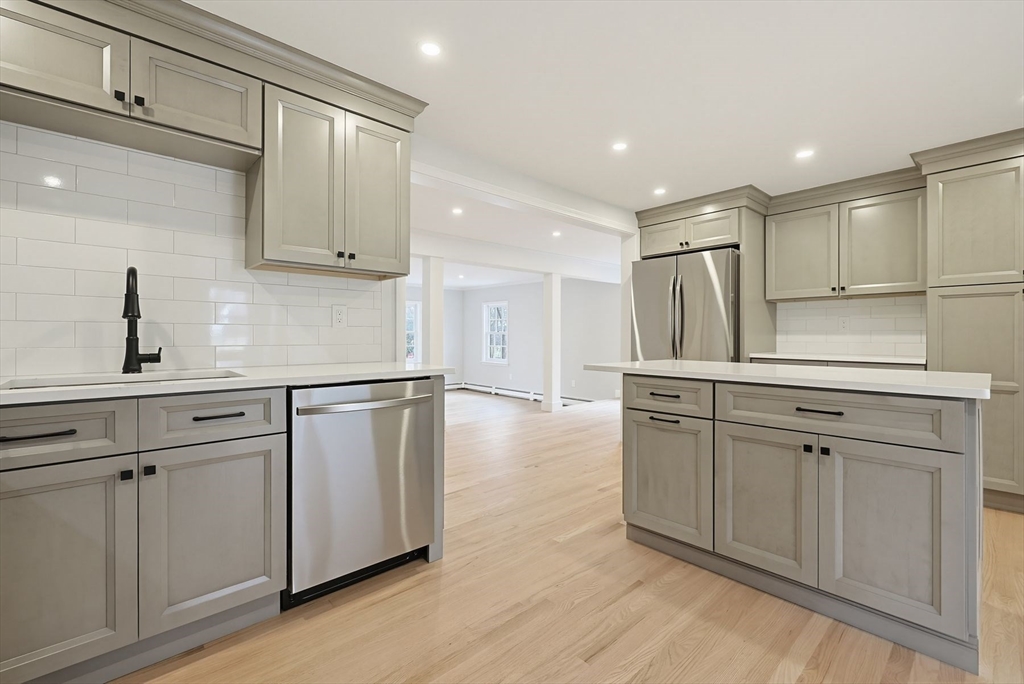 9 Arnold Road Shrewsbury, MA 01545 - Photo 11 of 34