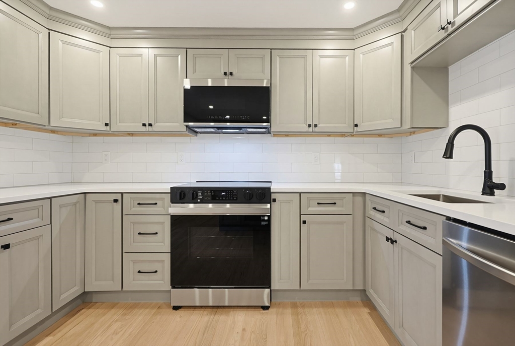 9 Arnold Road Shrewsbury, MA 01545 - Photo 14 of 34