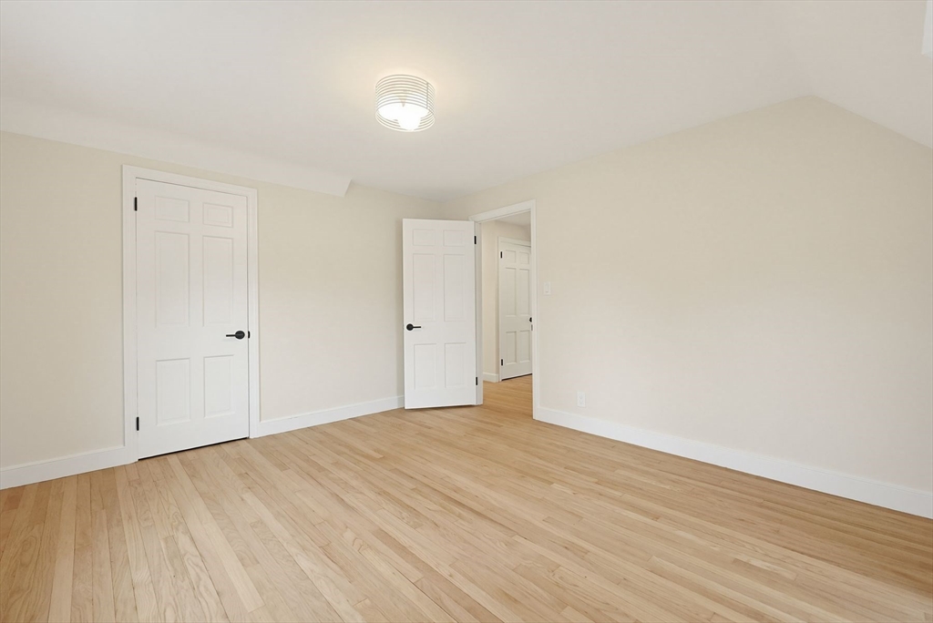 9 Arnold Road Shrewsbury, MA 01545 - Photo 25 of 34