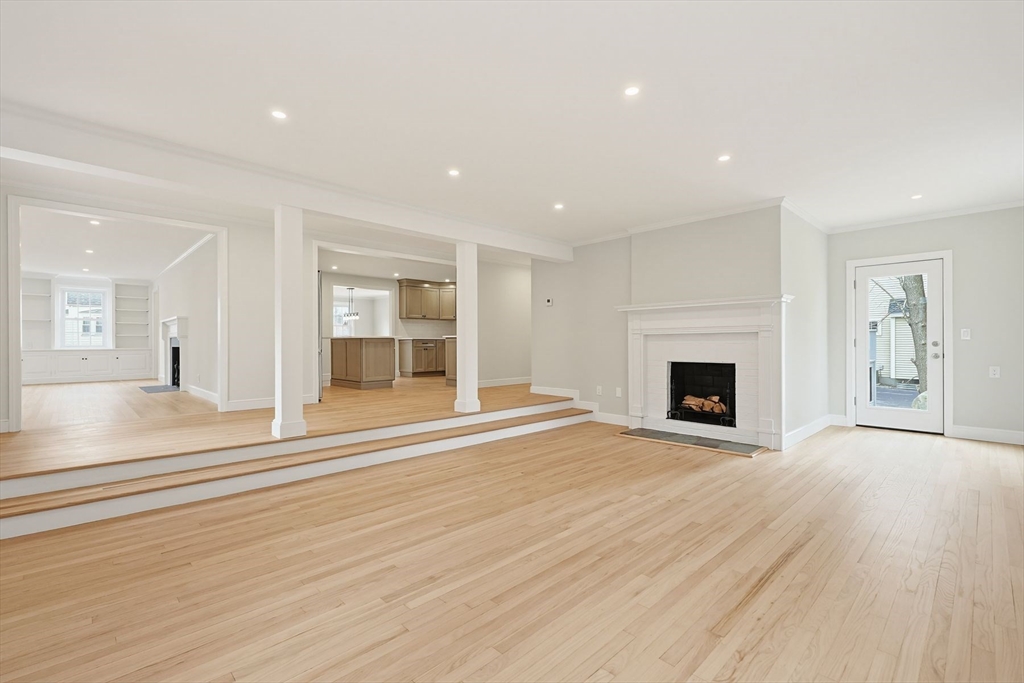 9 Arnold Road Shrewsbury, MA 01545 - Photo 10 of 34