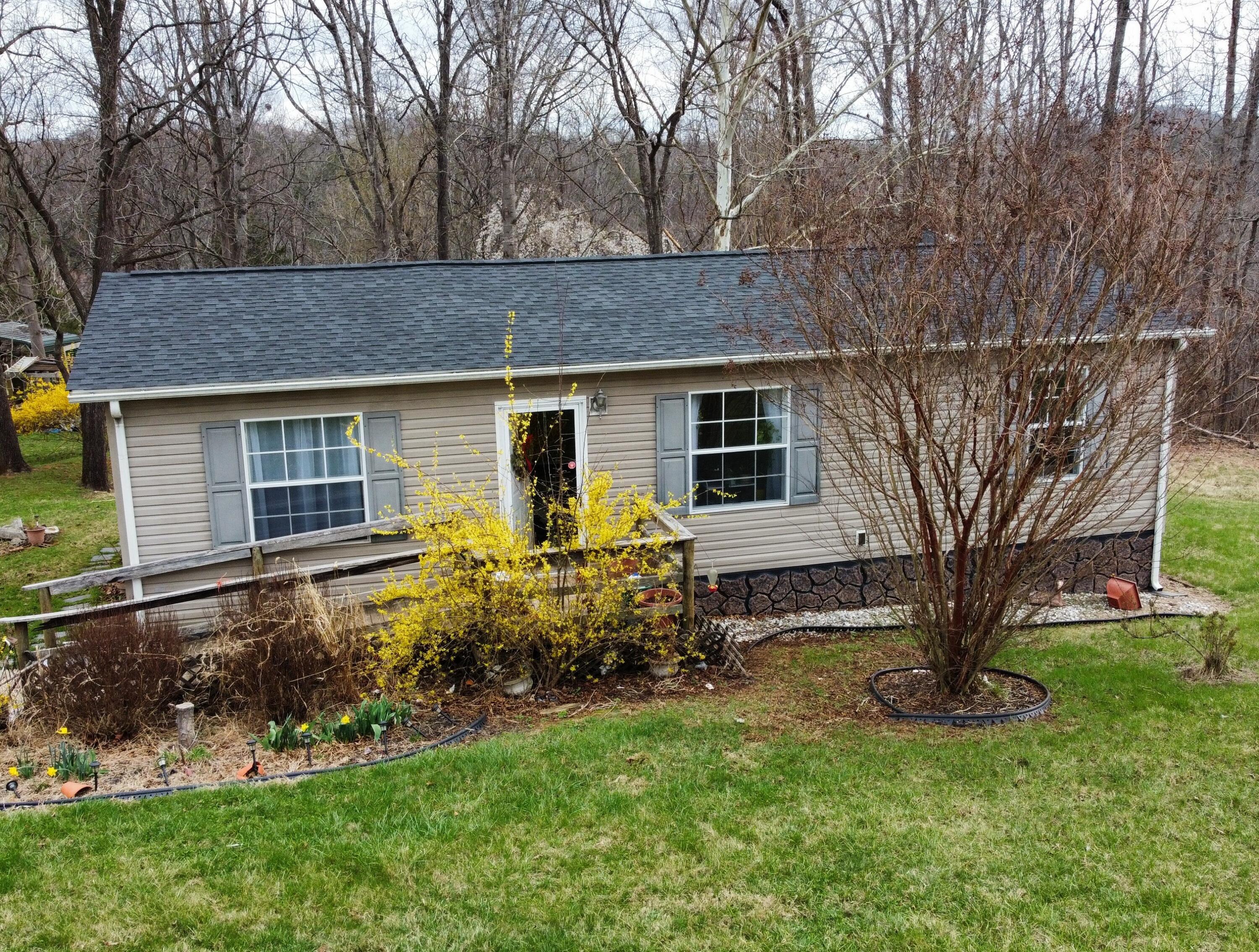 2578 Spradlin Road Vinton, VA 24179 - Photo 1 of 22 2578 x