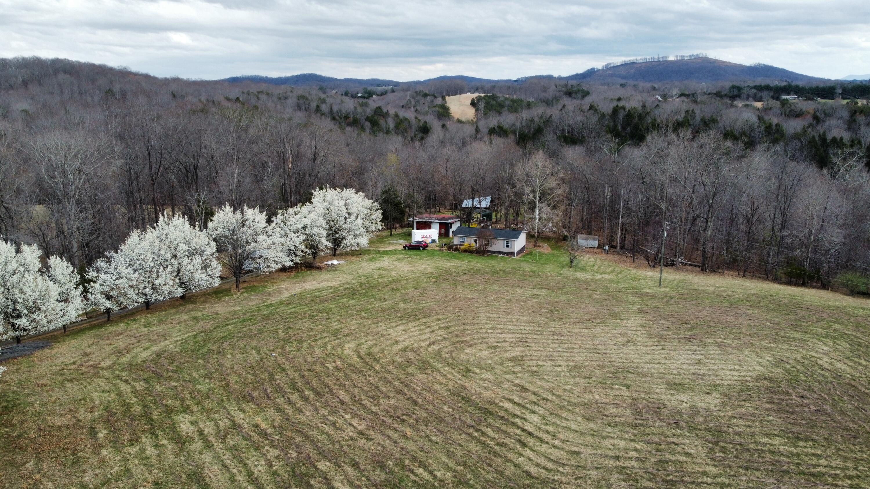 2578 Spradlin Road Vinton, VA 24179 - Photo 2 of 22 dji_fly_20260315_154846_180_177360492921