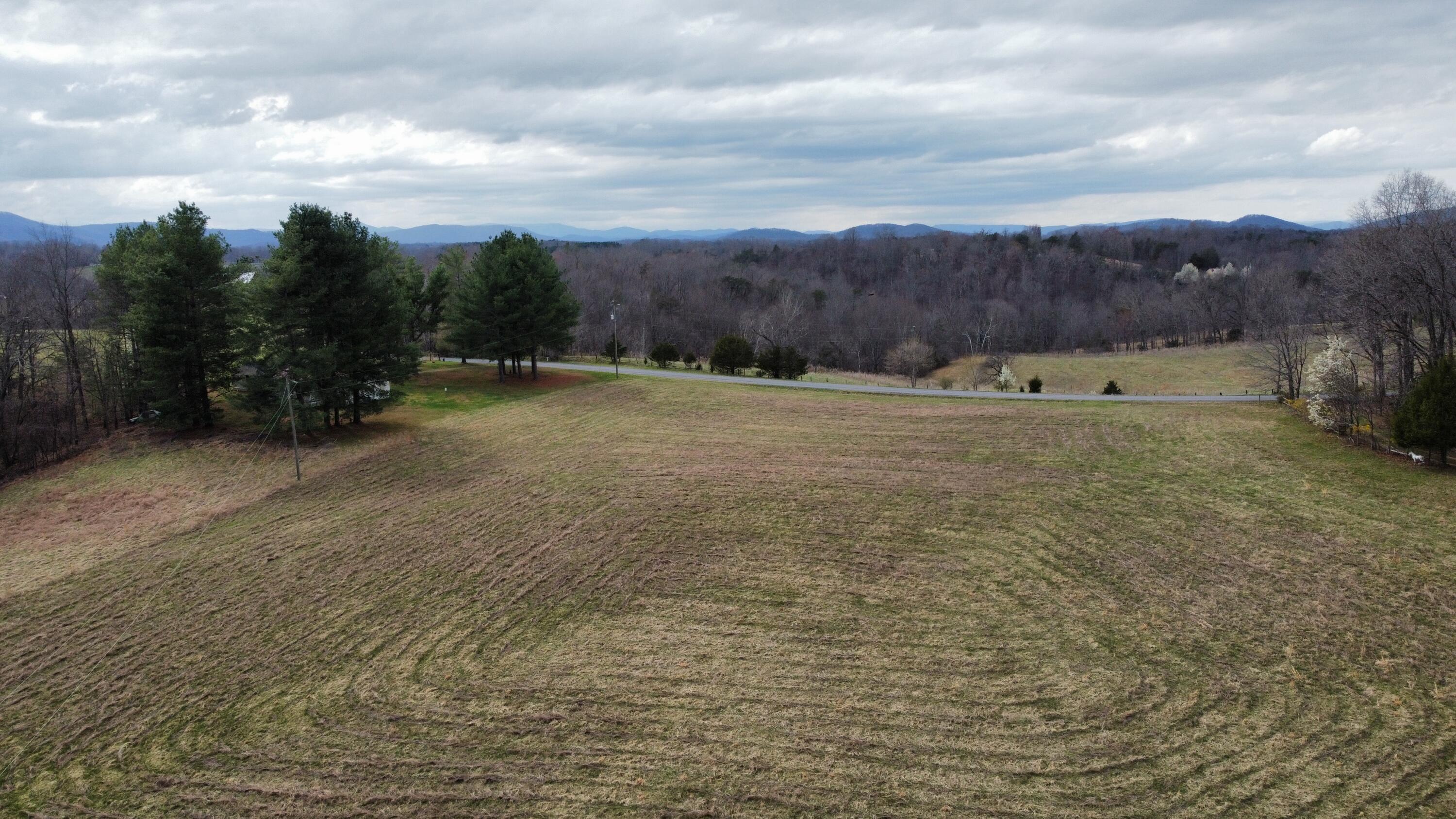 2578 Spradlin Road Vinton, VA 24179 - Photo 4 of 22 2578 11