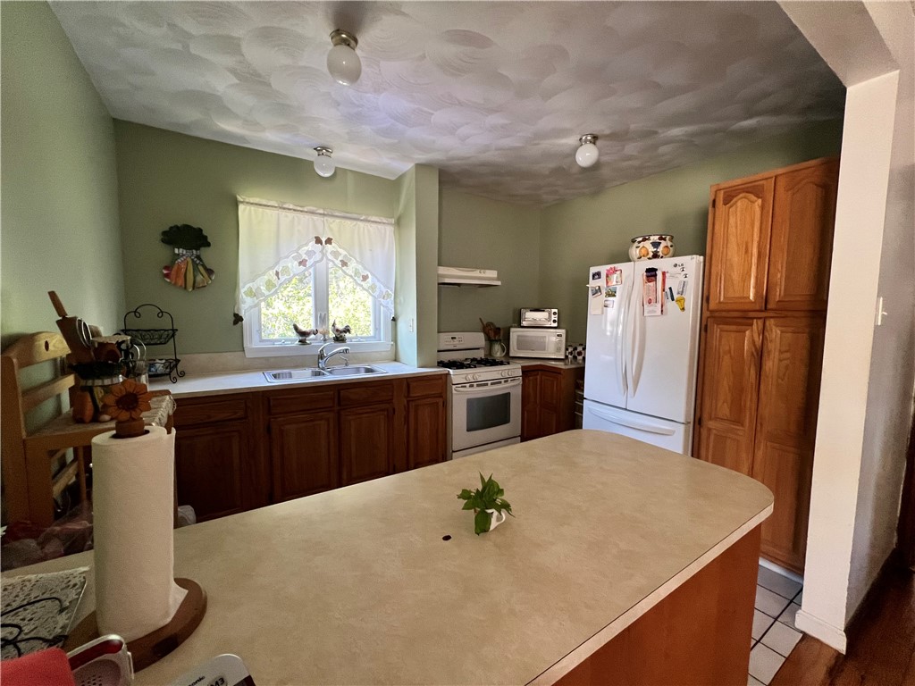 19 Vale Street Providence, RI 02908 - Photo 11 of 33