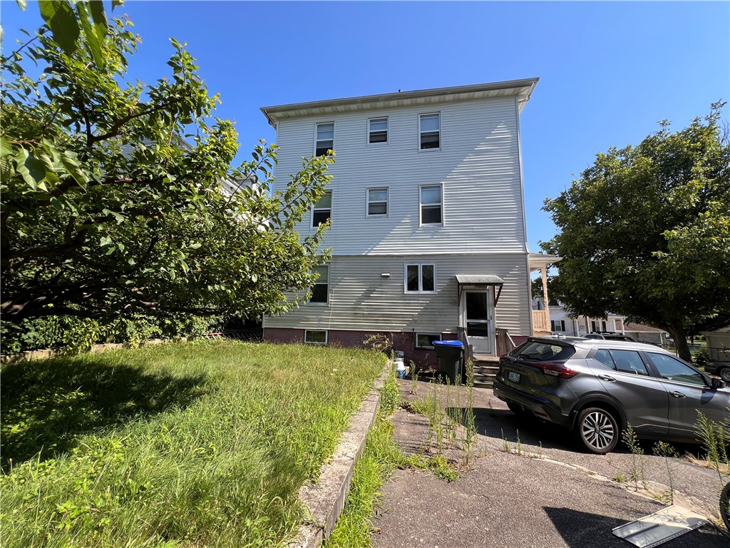 19 Vale Street Providence, RI 02908 - Photo 3 of 33