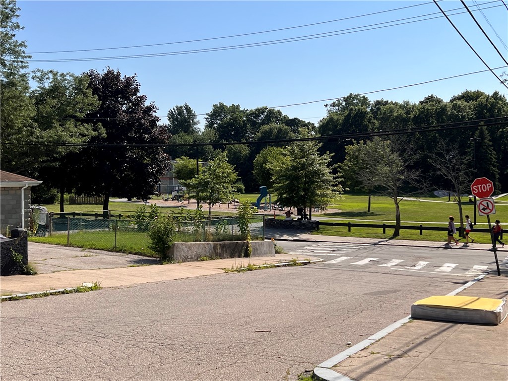 19 Vale Street Providence, RI 02908 - Photo 5 of 33