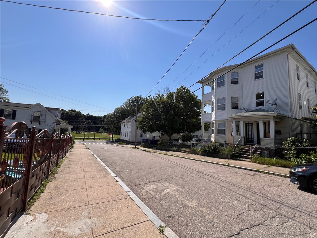 19 Vale Street Providence, RI 02908 - Photo 6 of 33