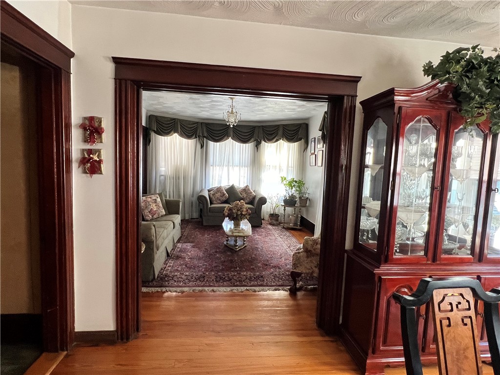 19 Vale Street Providence, RI 02908 - Photo 7 of 33