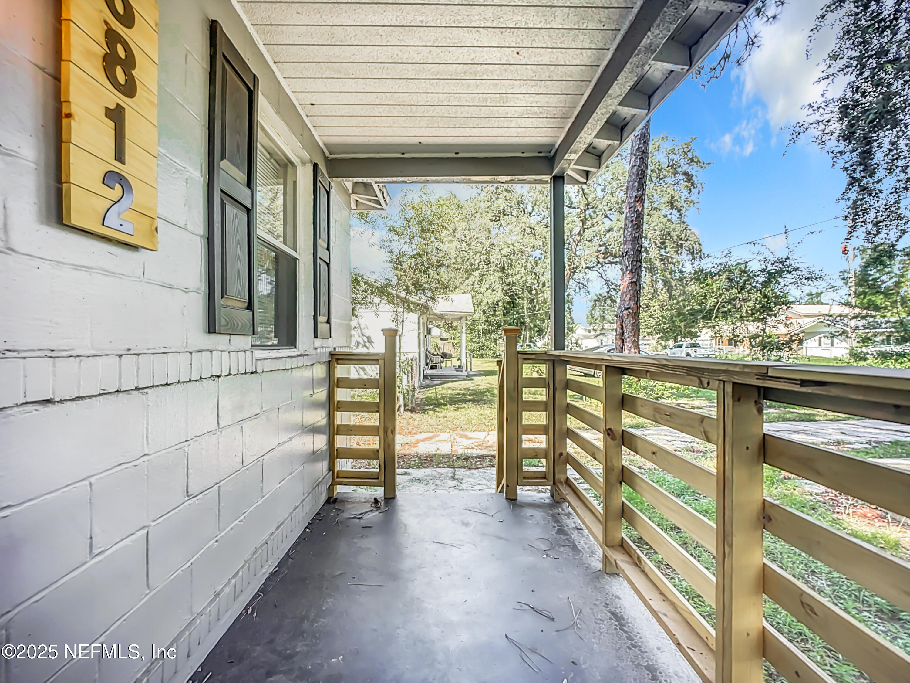 3812 Freeman Road Jacksonville, FL 32207 - Photo 2 of 10 Entrance