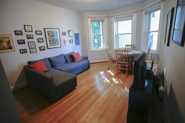 $2,200 | 1840 Commonwealth Avenue, Unit 3, Boston, MA 02135