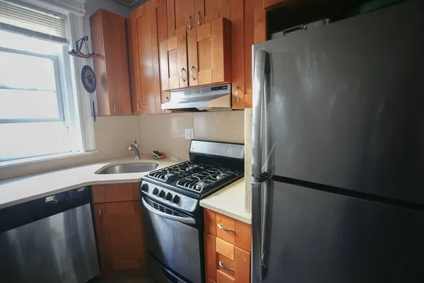 $2,200 | 1840 Commonwealth Avenue, Unit 3, Boston, MA 02135