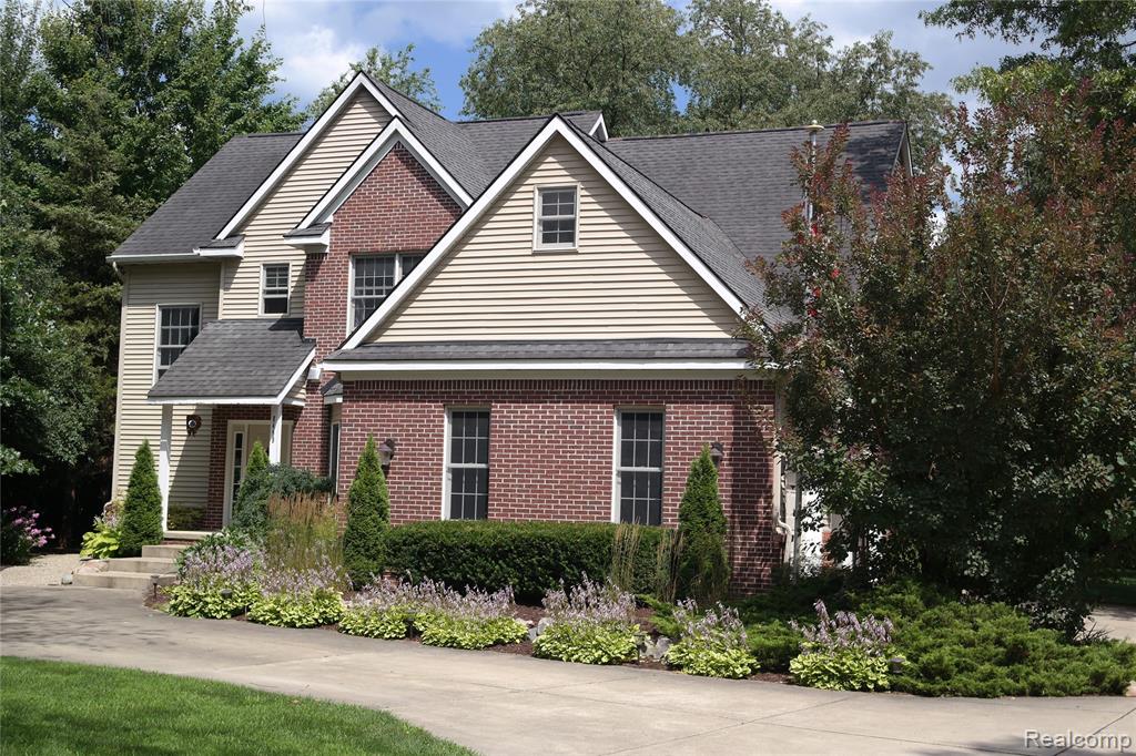 8499 Bishop Road Brighton, MI 48116 - Photo 3 of 47 Gallery Image 3