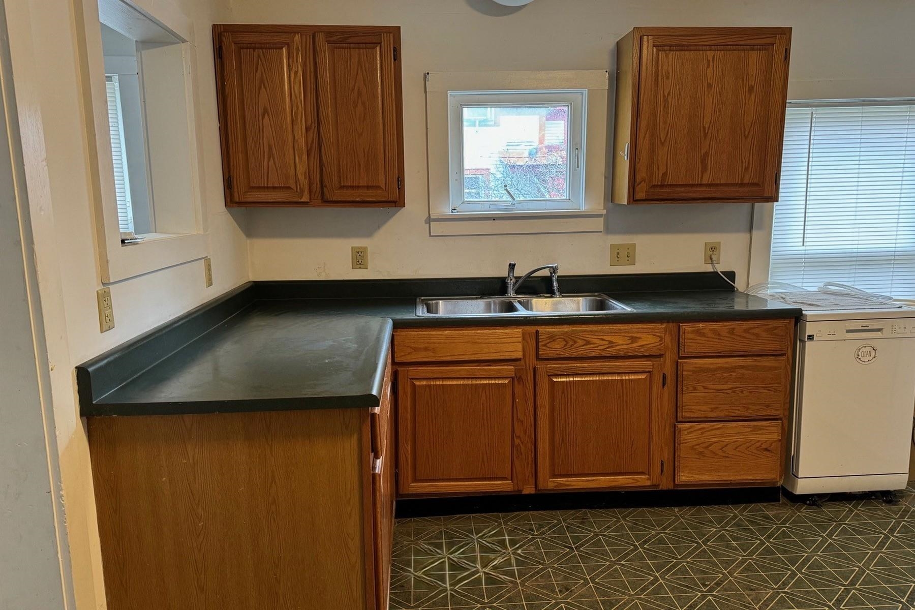 47 Union Street Rutland, VT 05701 - Photo 2 of 19