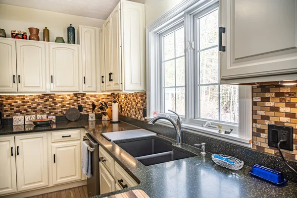 $899,900 | 71 Fogg Road, Buxton, ME 04093