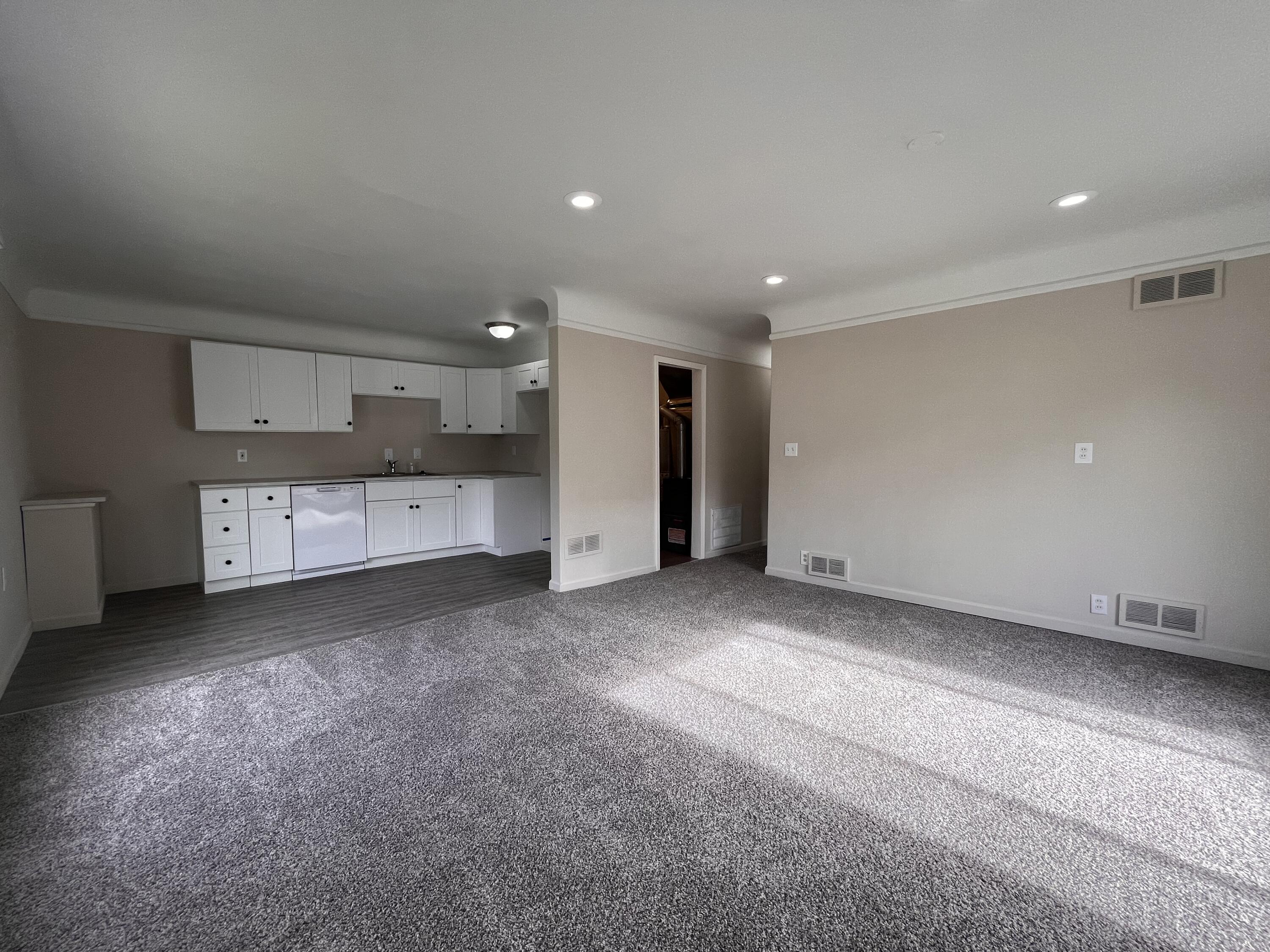 15512 Dixie Redford, MI 48239 - Photo 2 of 14 IMG_2036