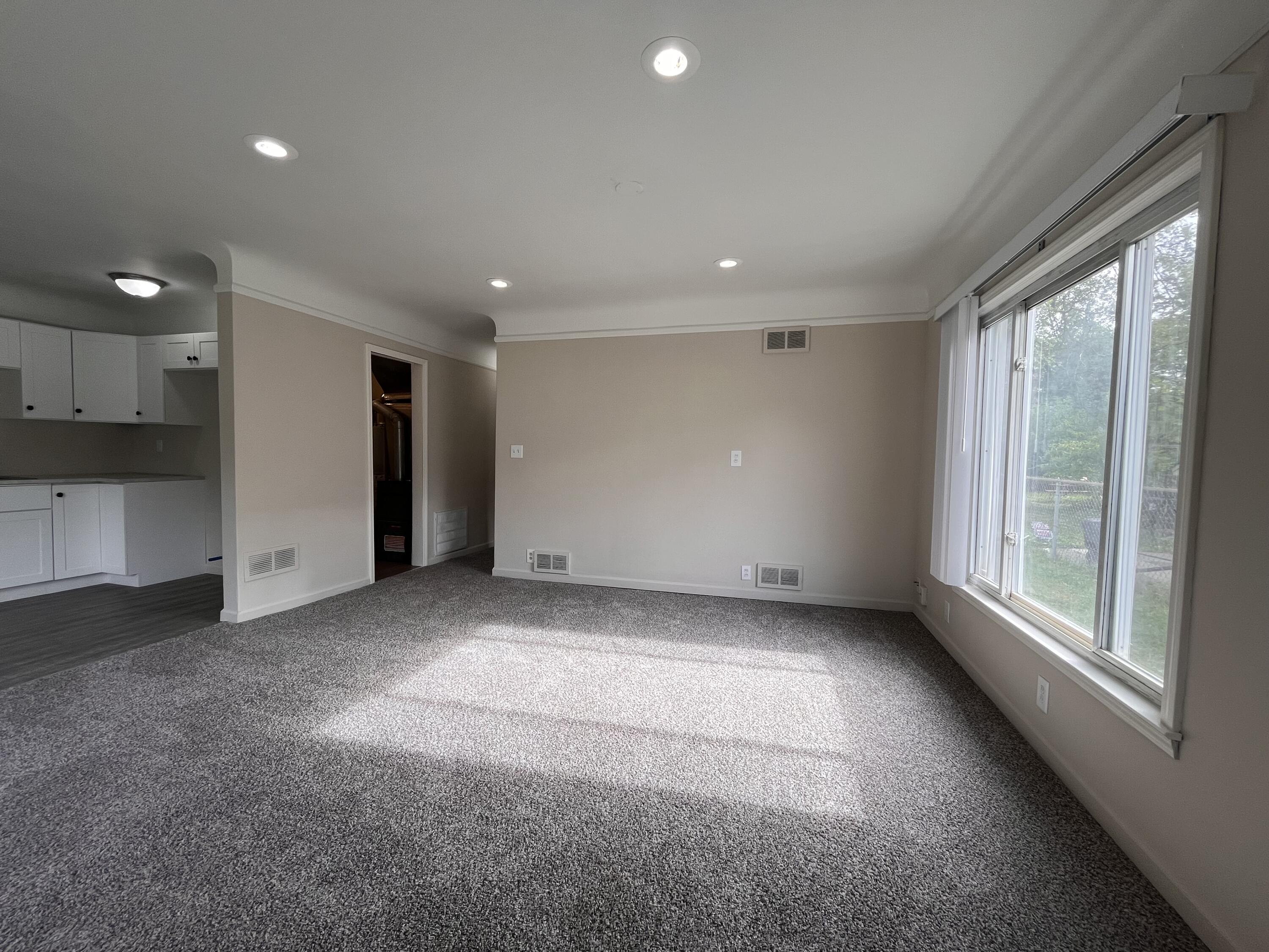 15512 Dixie Redford, MI 48239 - Photo 3 of 14 IMG_2037