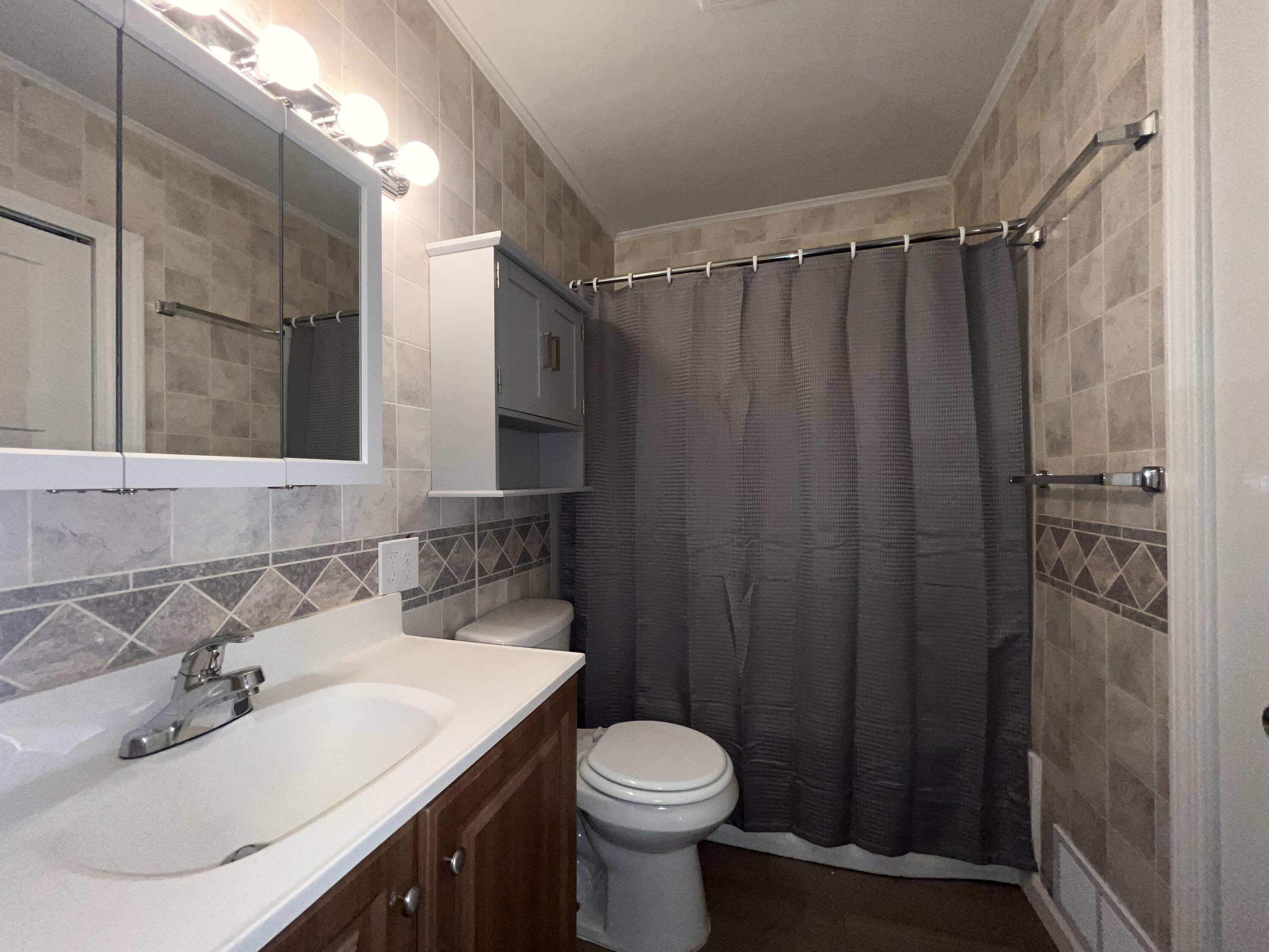 15512 Dixie Redford, MI 48239 - Photo 5 of 14 IMG_2041