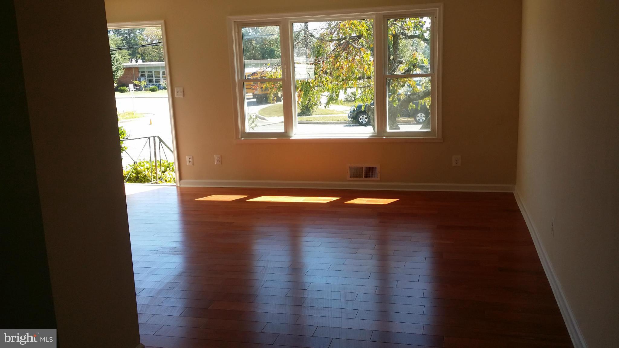 7102 Good Luck Road Hyattsville, MD 20784 - Photo 3 of 17 Interior (General)