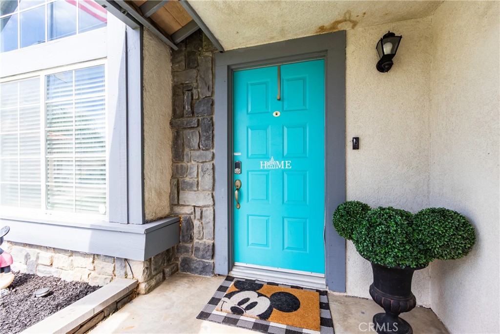 25588 Pelion Road Menifee, CA 92584 - Photo 4 of 43 a window and a rug