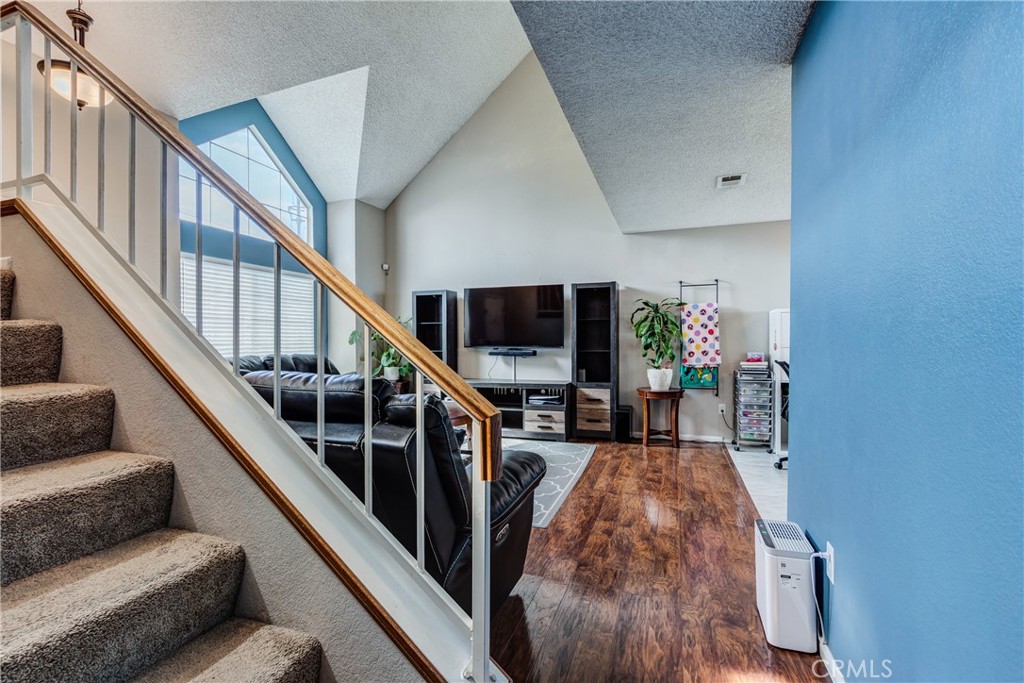 25588 Pelion Road Menifee, CA 92584 - Photo 10 of 43 a view of entryway and hall