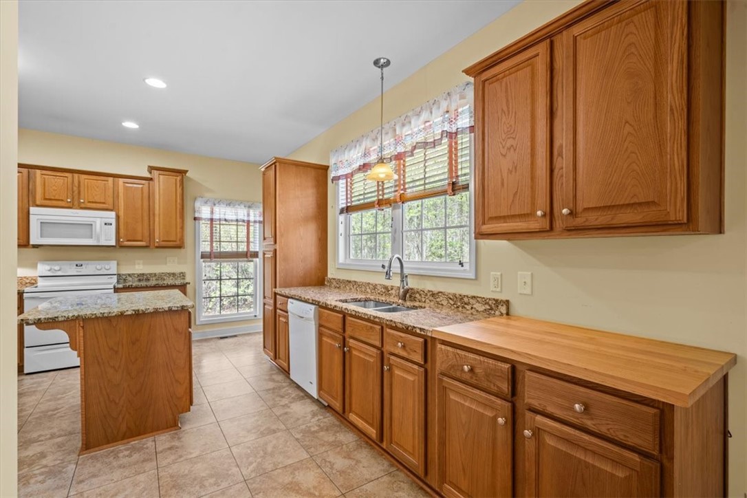 203 Ridge Springs Road Cleveland, SC 29635 - Photo 13 of 38 Kitchen