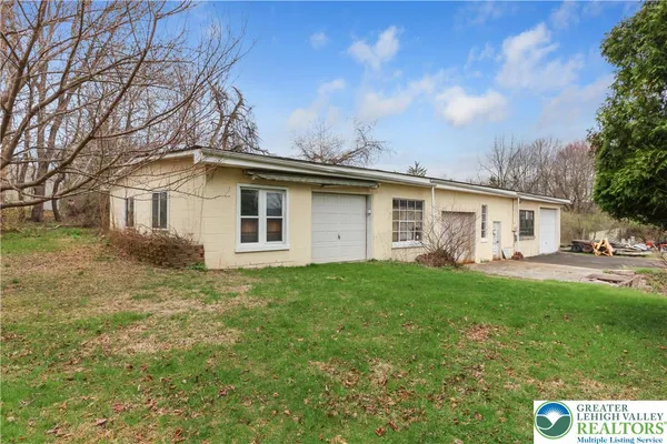 $695,000 | 2115 West Main Street, Stroudsburg, PA 18360