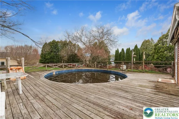 $695,000 | 2115 West Main Street, Stroudsburg, PA 18360