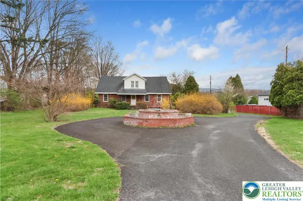 $695,000 | 2115 West Main Street, Stroudsburg, PA 18360