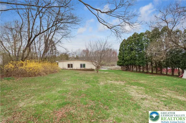 $695,000 | 2115 West Main Street, Stroudsburg, PA 18360